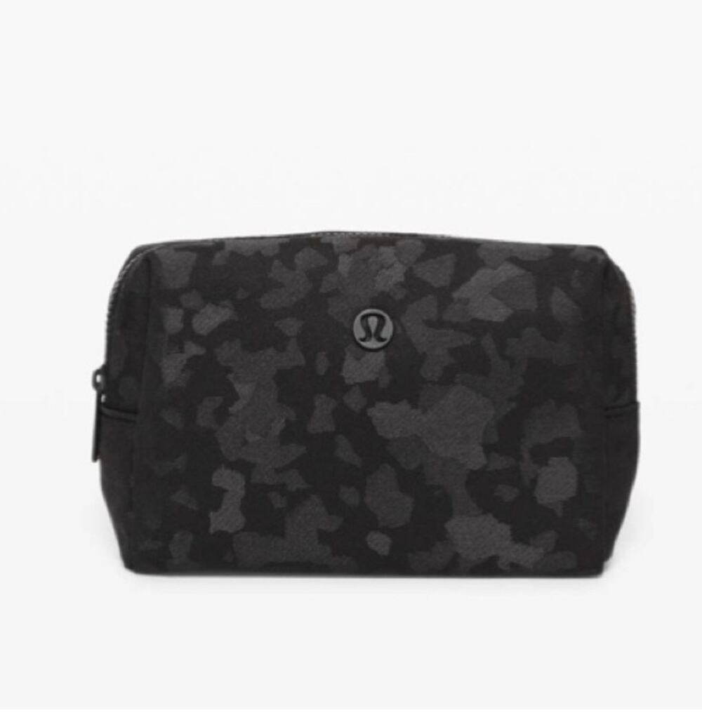 NWT Lululemon All Your Small Things Pouch bag 2L Black Animal Print Rare SOLDOUT